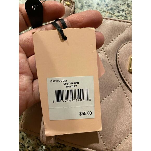 Juicy Couture Dusty Blush Quilted Diamond Faux Leather Wristlet NWT - Picture 4 of 6